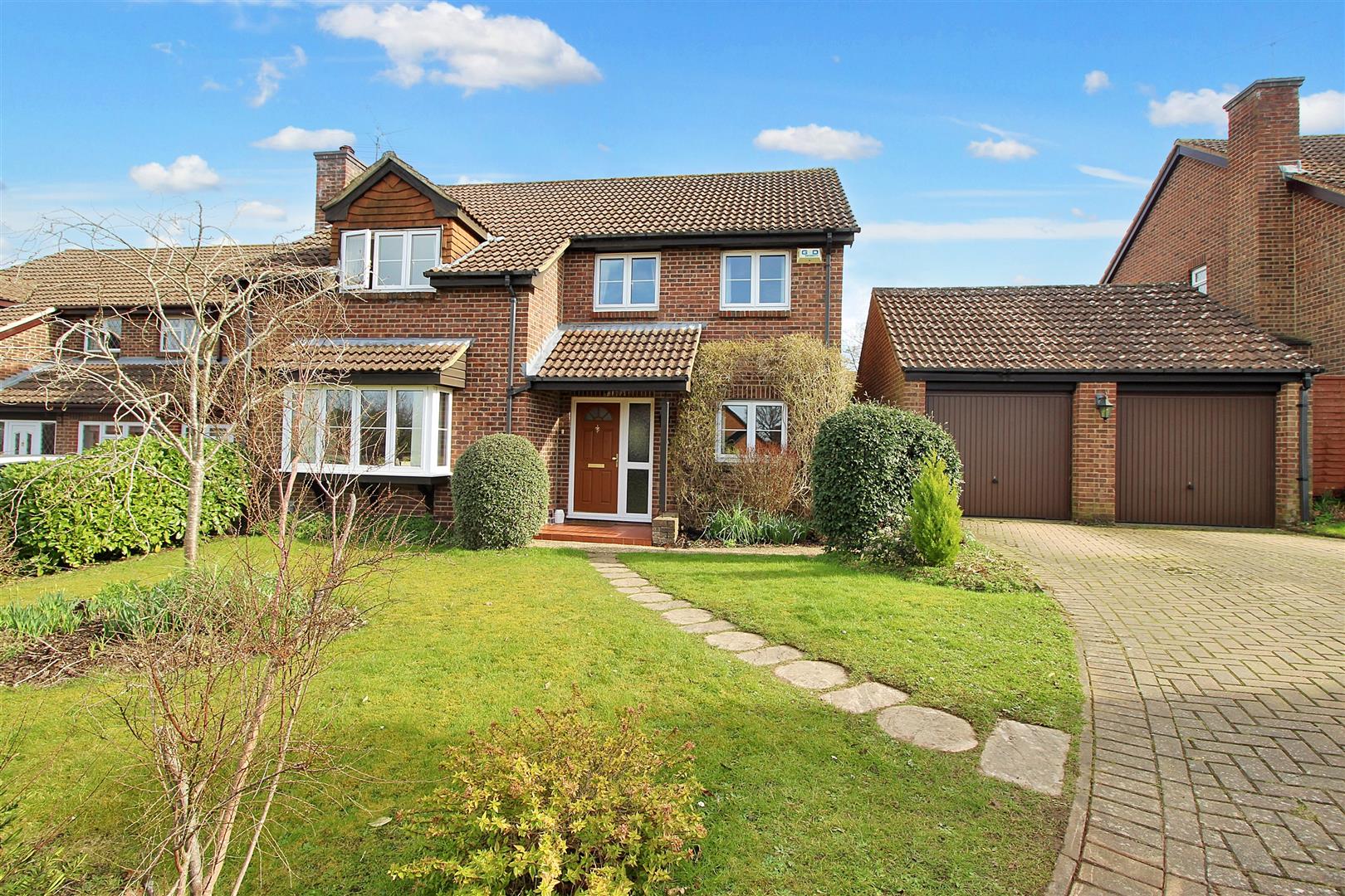 4 bed property in Goodliffe Gardens, Reading